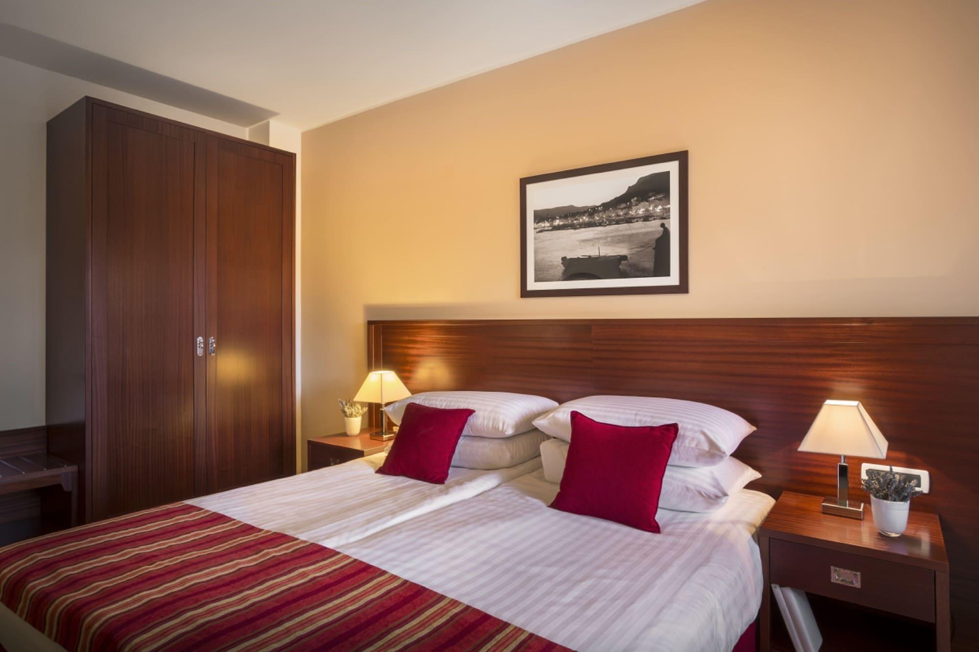 Valamar Atrium Residence Baska  Ngoại thất bức ảnh